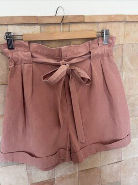 Club Monaco "Anree" Paperbag Short in Peach Bluff Size 6